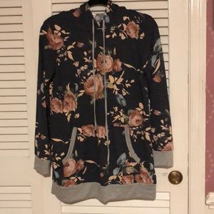 Lovely j long sleeve Floral print top size: M